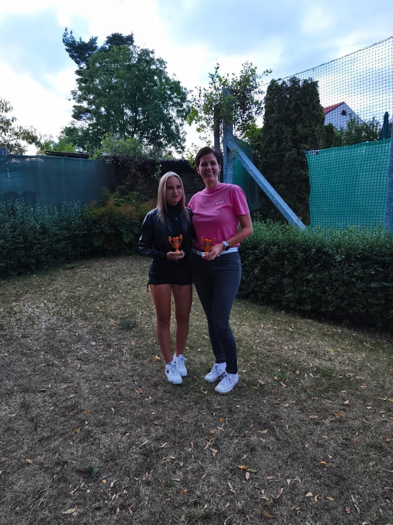 Semifinalisté - Adéla Stárková a Lenka Korbelářová